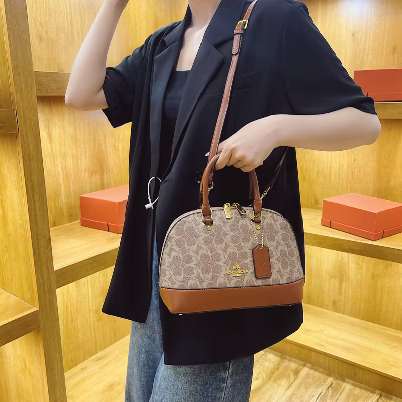 Sac à bandoulière pour femme de créateur parisien