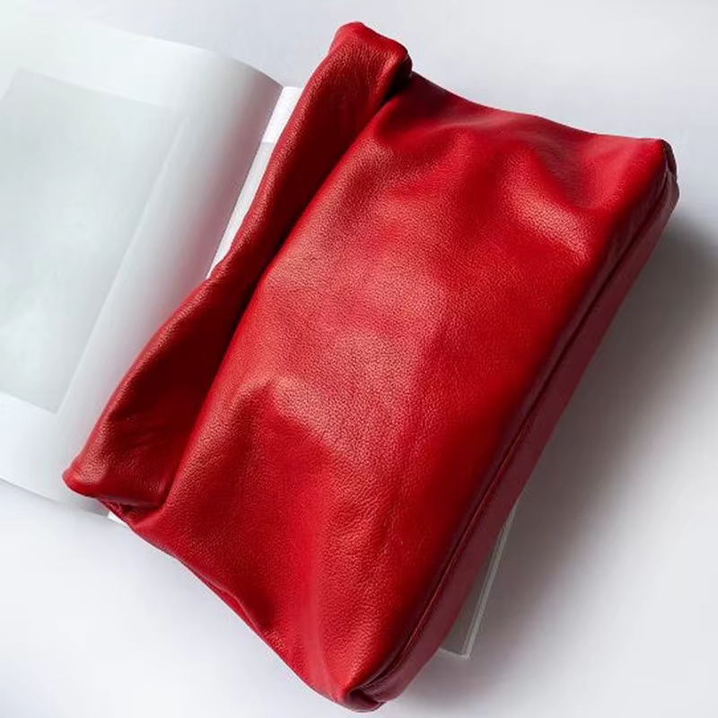 Sac en cuir souple à bords roulants pour femme