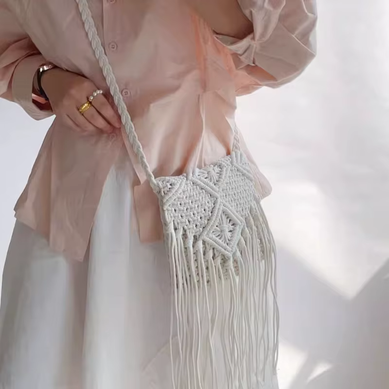 Nouveau décontracté à la main Crochet tresse sac à franges femmes gland tricoté sac