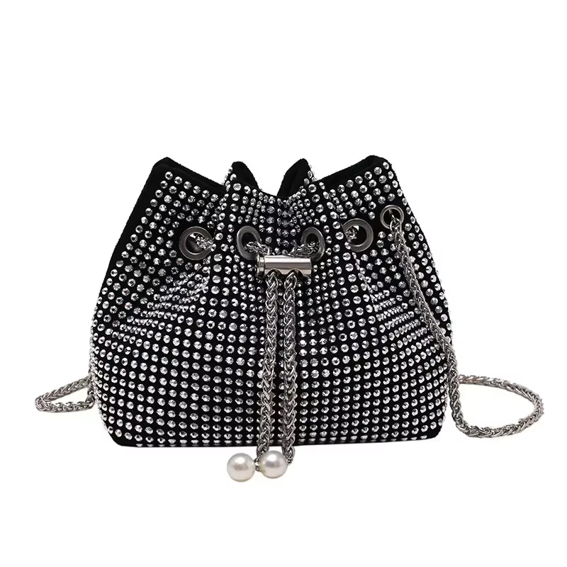 Sac seau décoré de paillettes à la mode