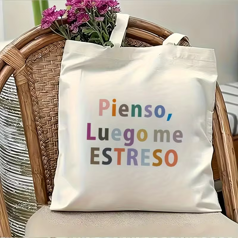 Sac fourre-tout pour femme avec citation amusante en espagnol - « Aqui Llevo Cosas De Senora » (Je porte des choses