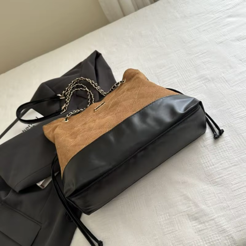 Sac fourre-tout matelassé à chaîne