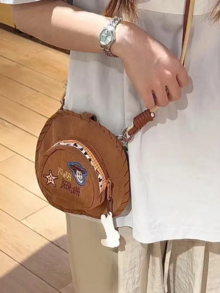 Sac bandoulière polyvalent en forme de chapeau de cowboy Woody de Toy Story