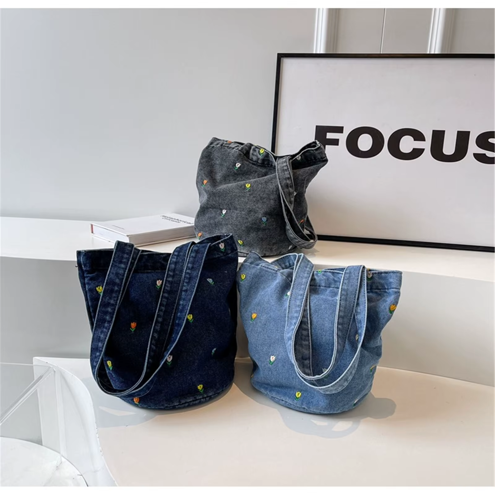 Sac fourre-tout en denim brodé pour dames
