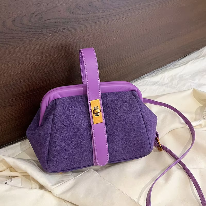 Fouet de sacs à bandoulière en faux daim solide pour femme