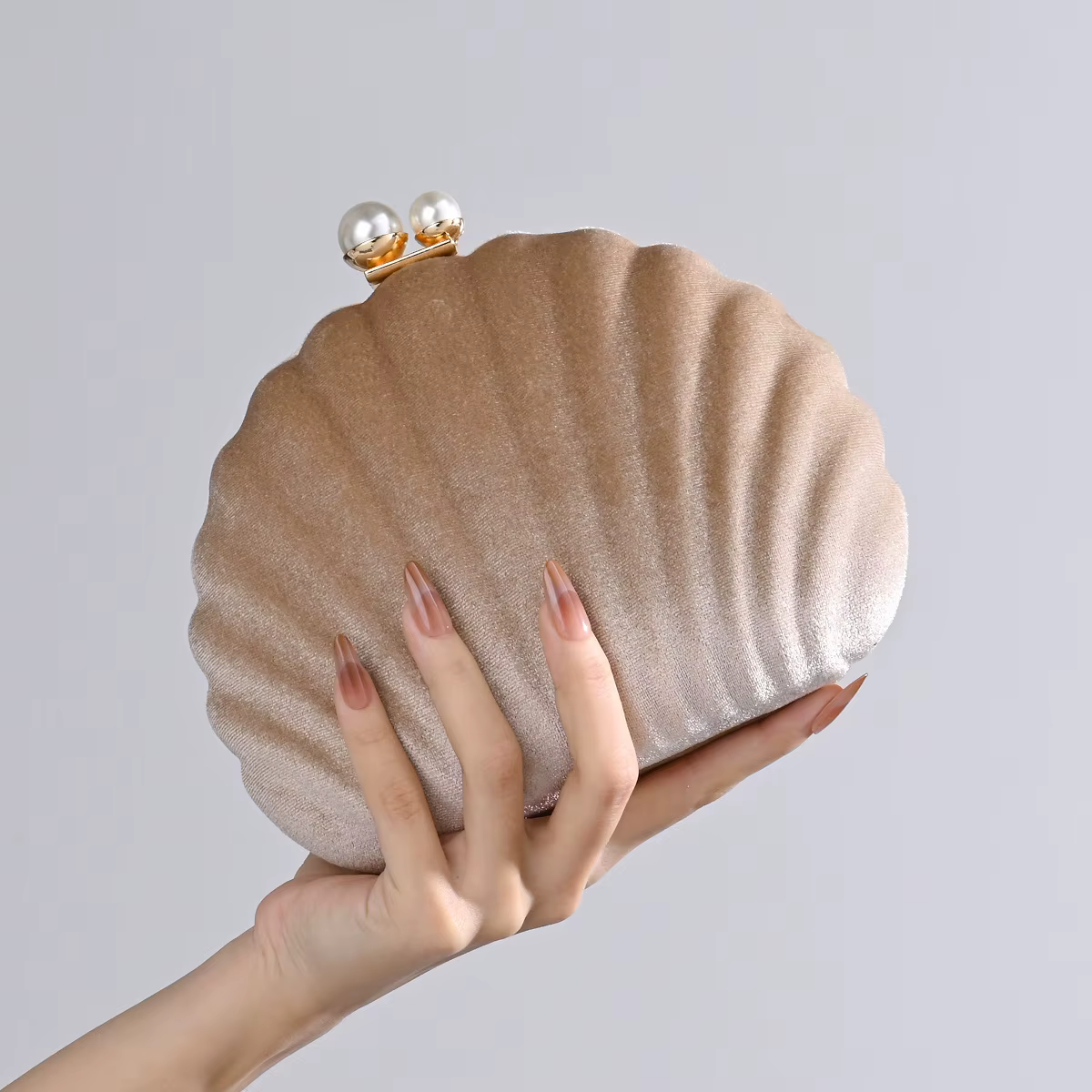 Sac à bandoulière simple en forme de coquille de velours haut de gamme avec poignée perlée pour les fêtes à dîner, sac à main de tempérament personnalisé