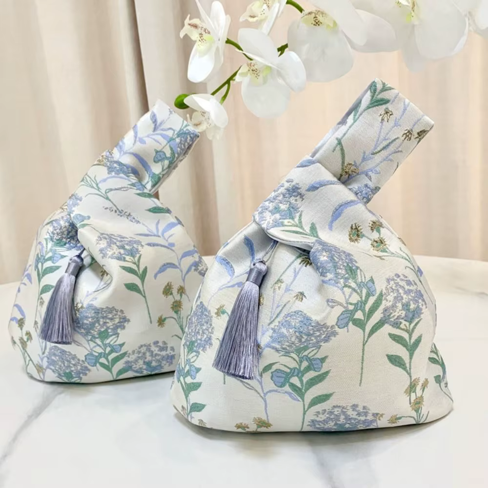 Sac de Poignet à Pompon de Style Chinois