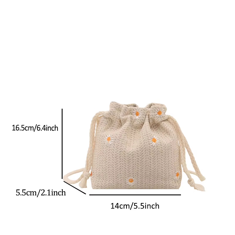 Sac seau mini tressé en herbe fraîche