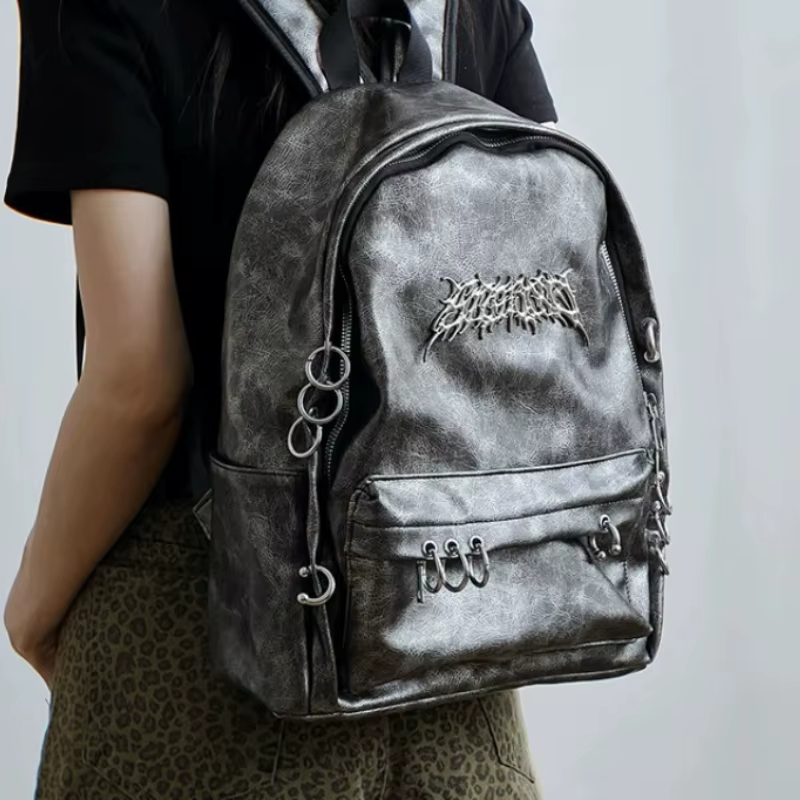 Sac à dos grande capacité clouté style punk sombre pour femme