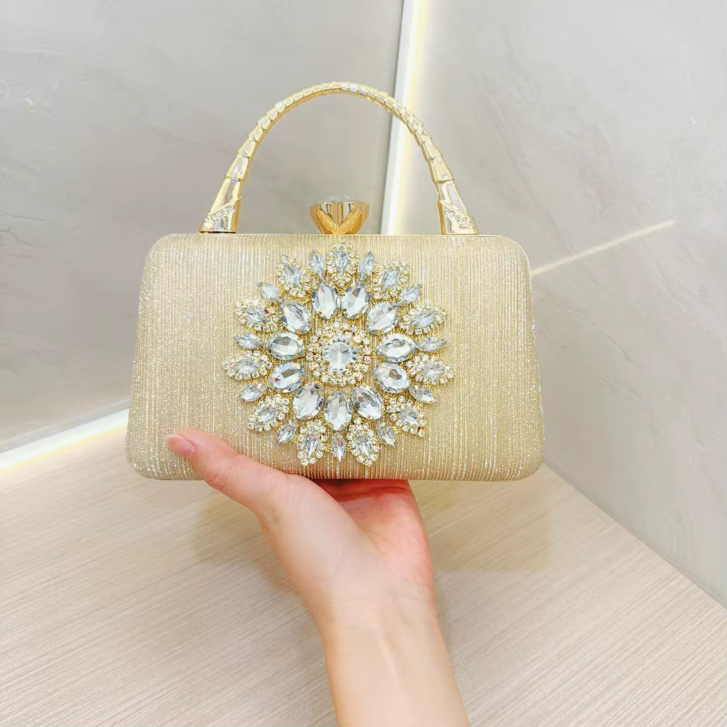 Nouveau sac de soirée en strass