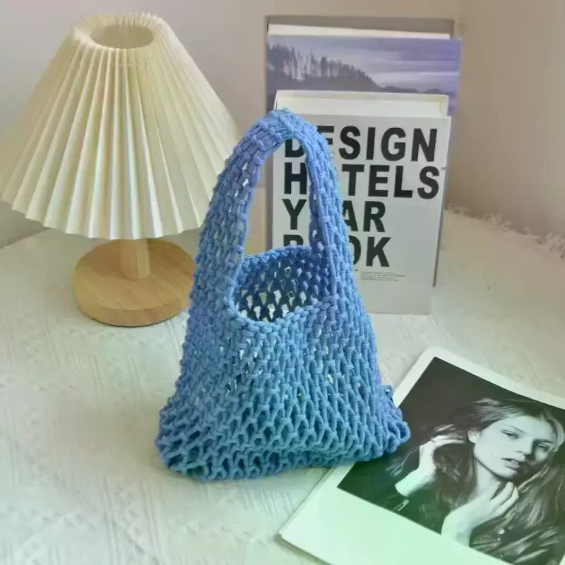 Sac à main tricoté ajouré fait main