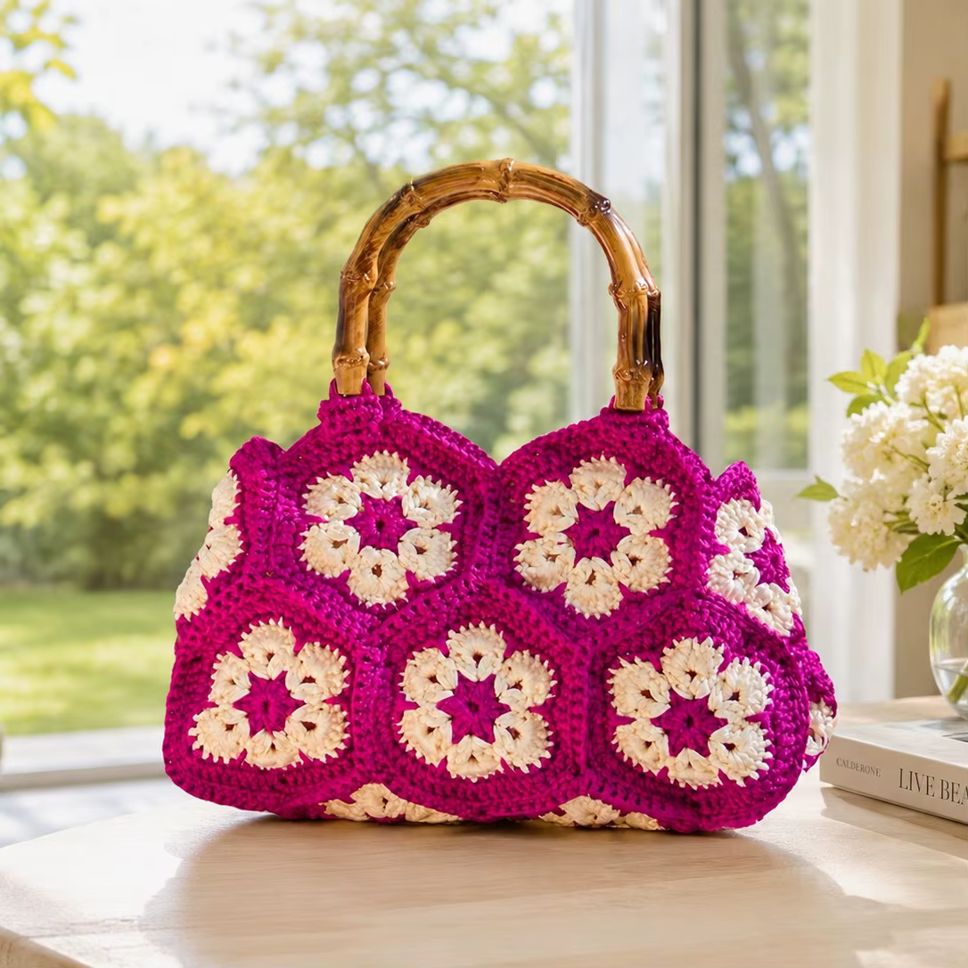 Sac en crochet floral tissé à la main avec une belle poignée – Sac fourre-tout rétro style Granny Square pour femme