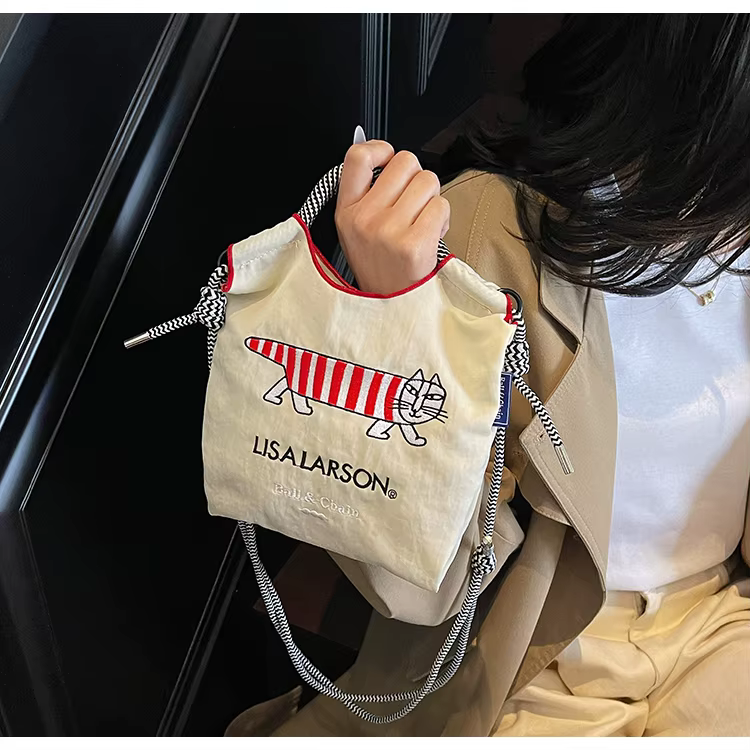 Sac en toile brodé pour femme ; sac à bandoulière simple léger pour le printemps et l'été ; sac à main