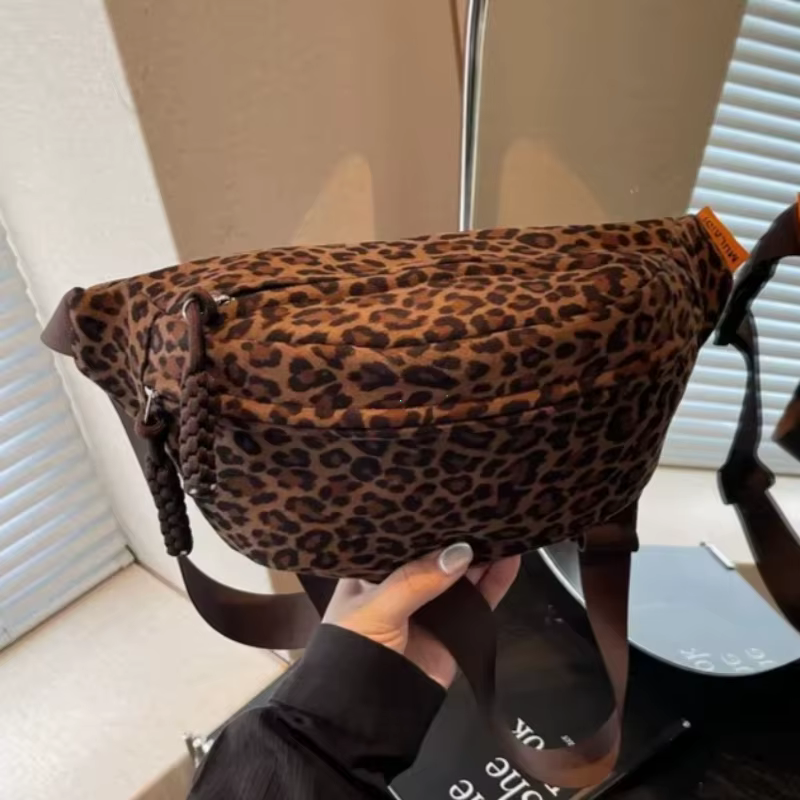 Sac de poitrine imprimé léopard pour femmes