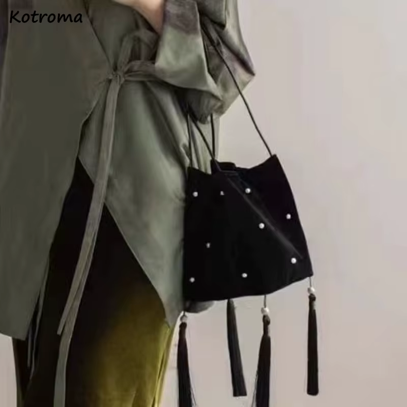 Sac à Pompon Vintage en Velours Noir pour Femme