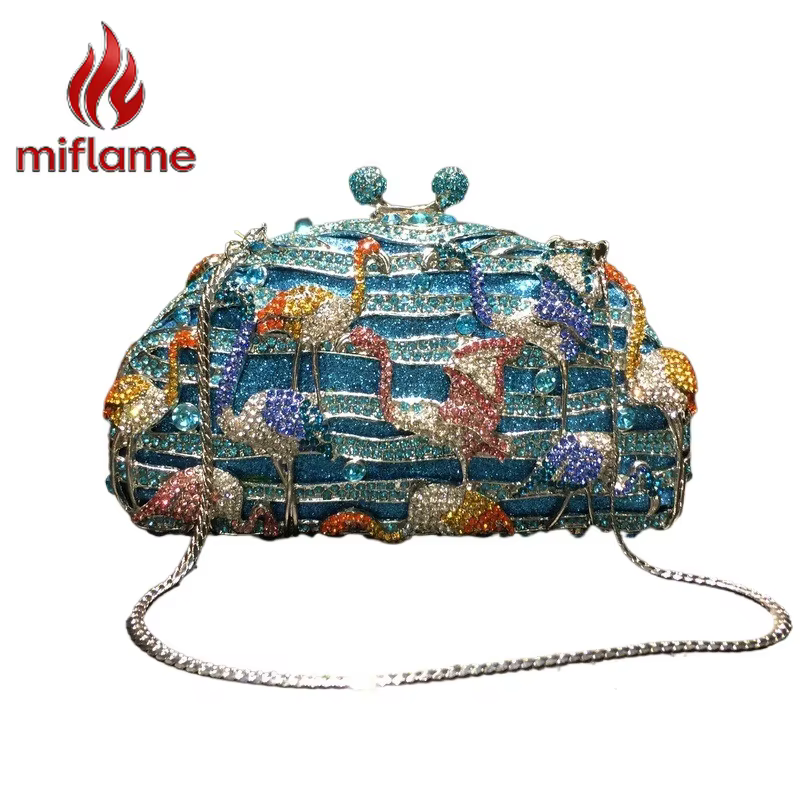 Pochette de soirée élégante bleu lac avec embellissement en strass cristal flamant rose pour sac de fête ou de mariage