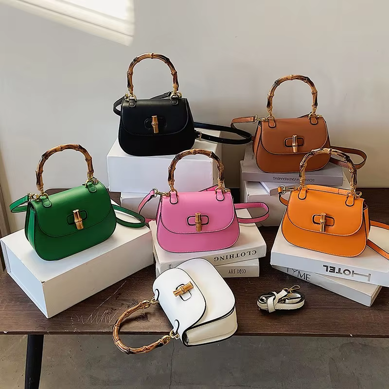 Sac de selle Chic à poignée en bambou pour femmes