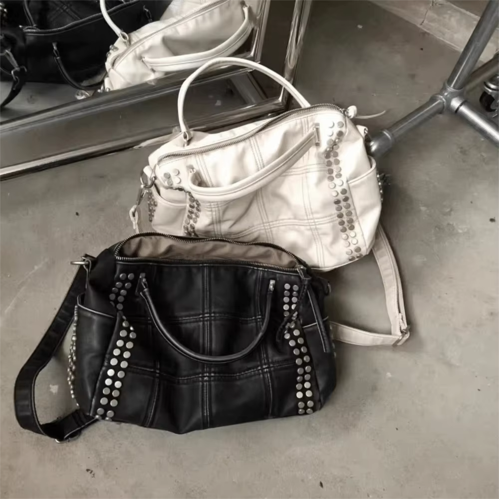 Sac fourre-tout matelassé grande capacité avec rivets