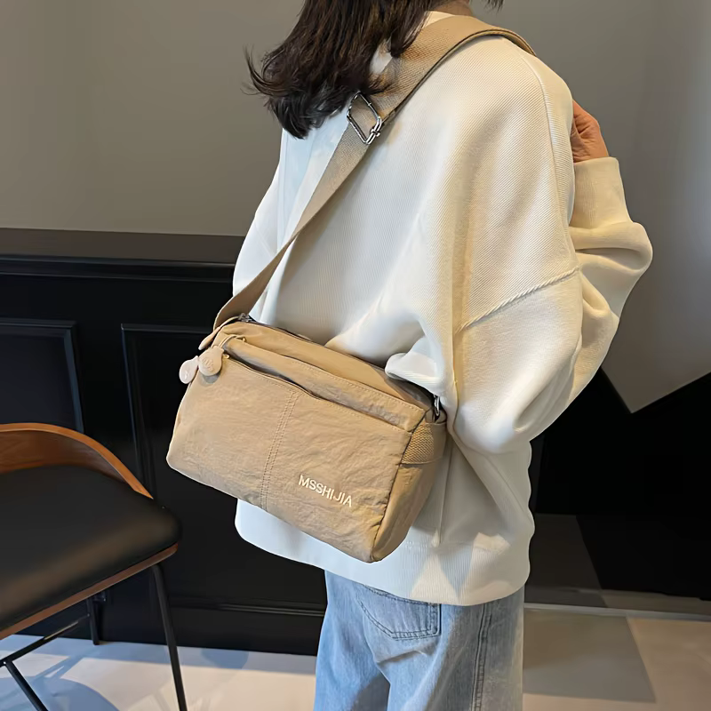 Sac à main beige élégant