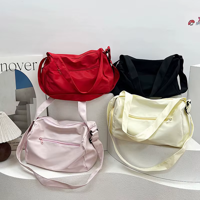 Grands sacs fourre-tout de voyage à bandoulière pour femmes