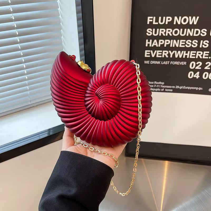 Sac de soirée en forme de coquillage avec personnalité