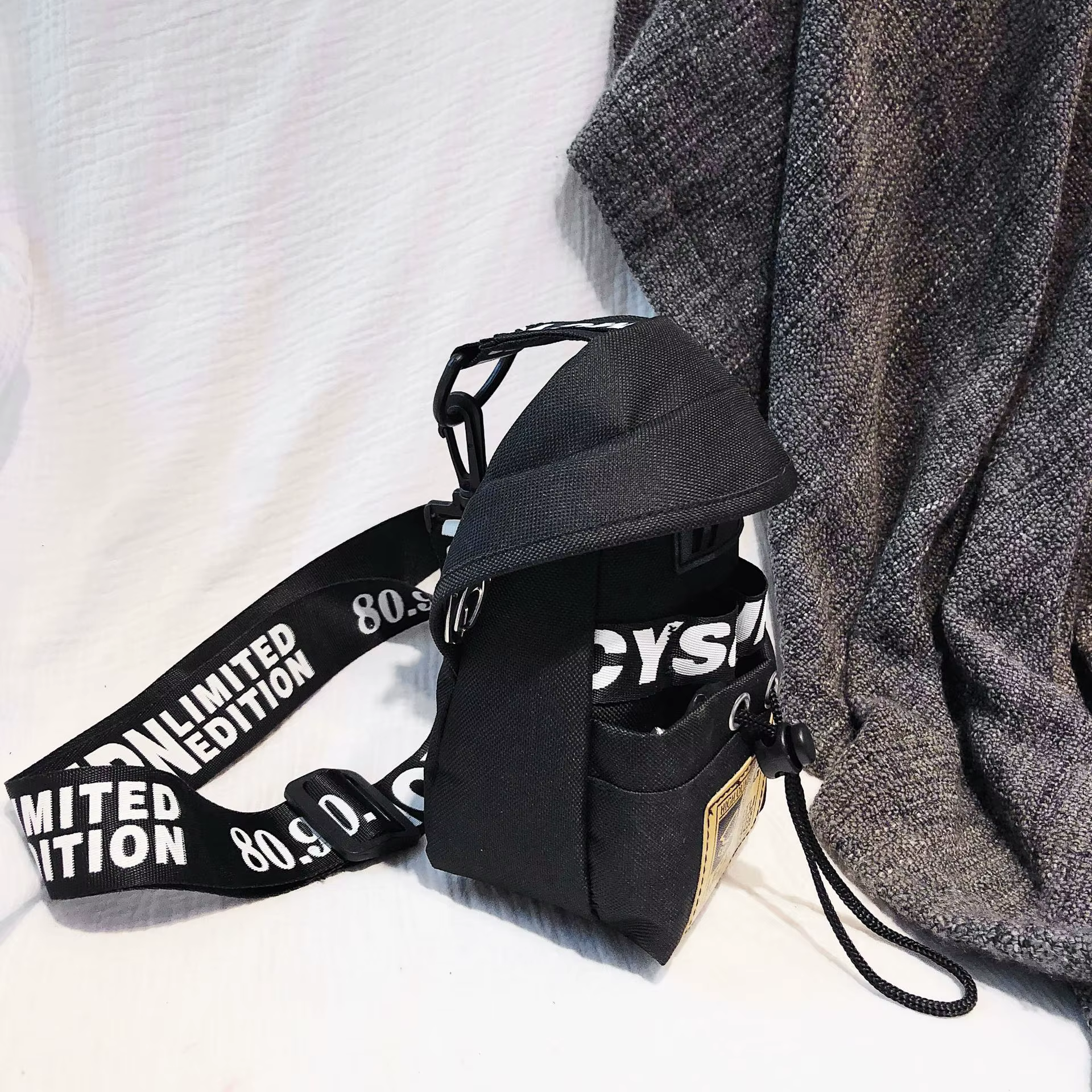 Sac messager tendance avec lettres de rue imprimées