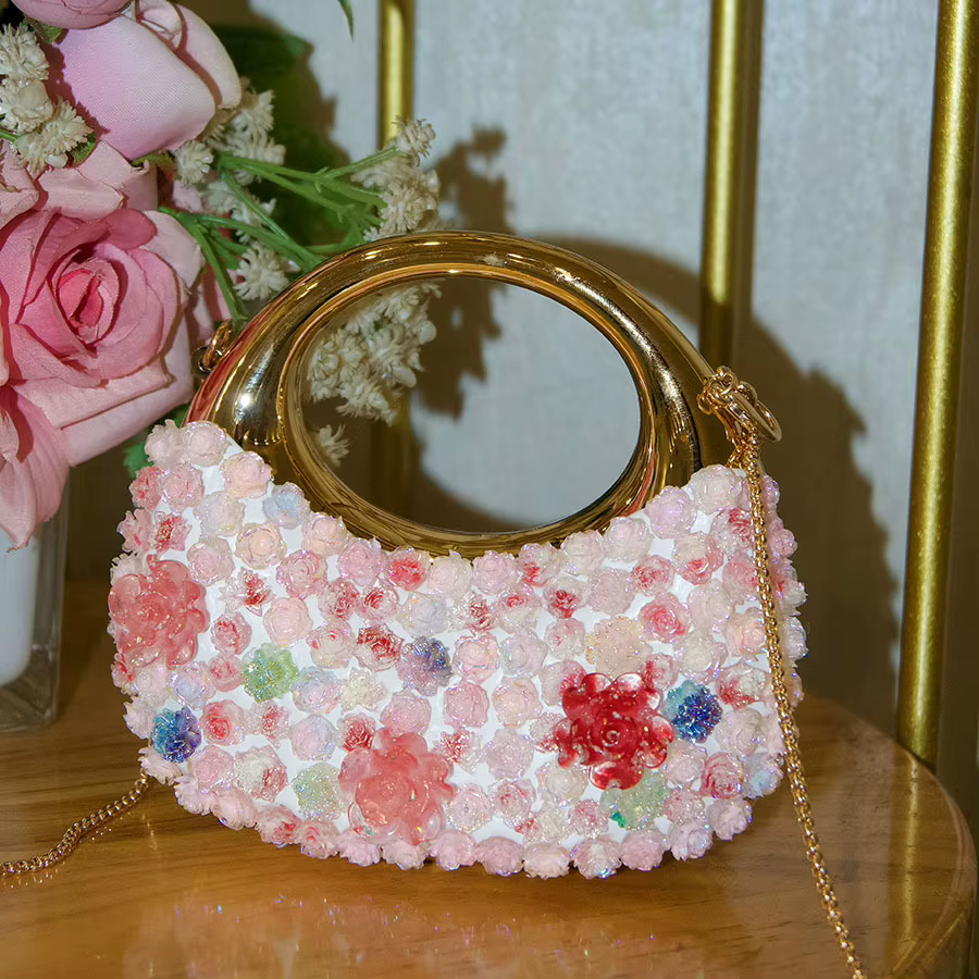 Mini sac en acrylique à fleurs brillantes