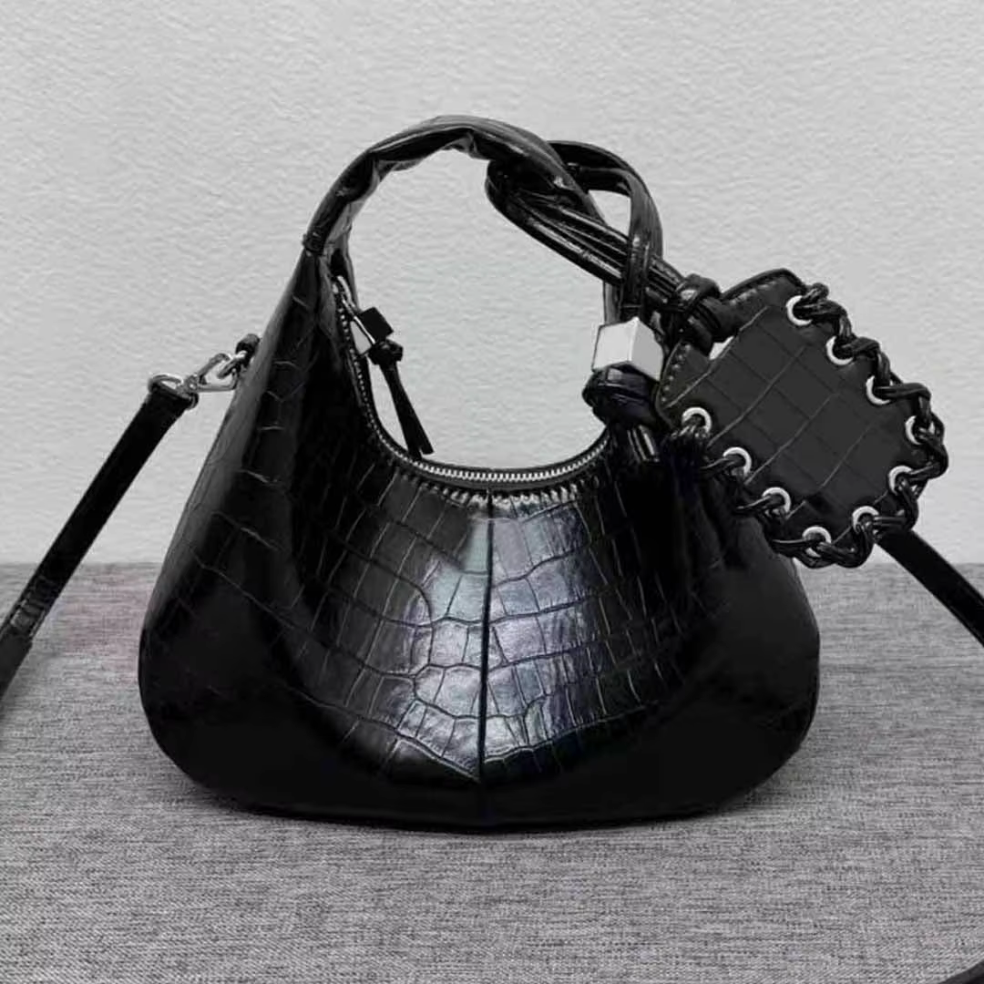 Sac à bandoulière Y2K tendance style punk rock parisien pour femme