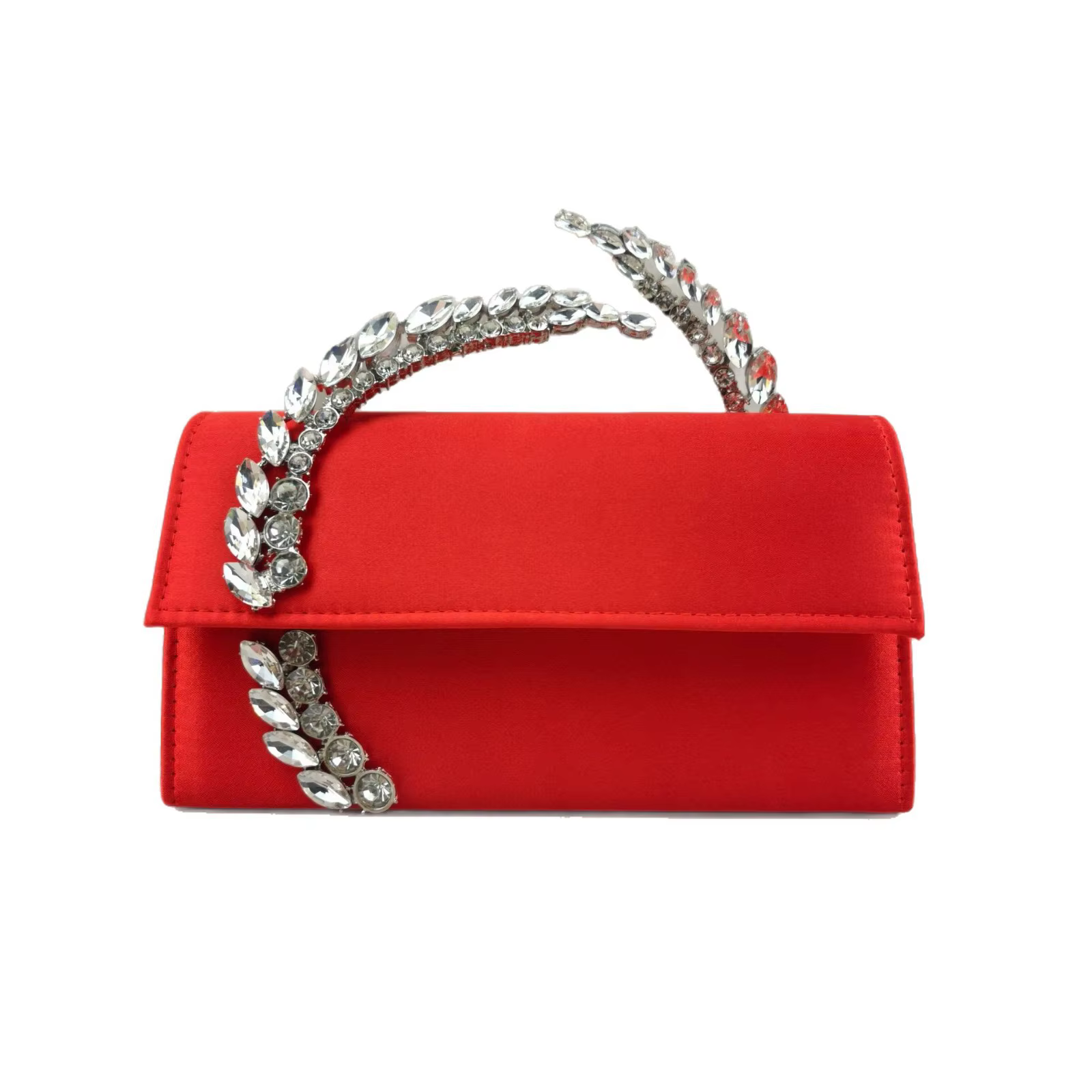 Sac à main en satin orné de diamants brillants
