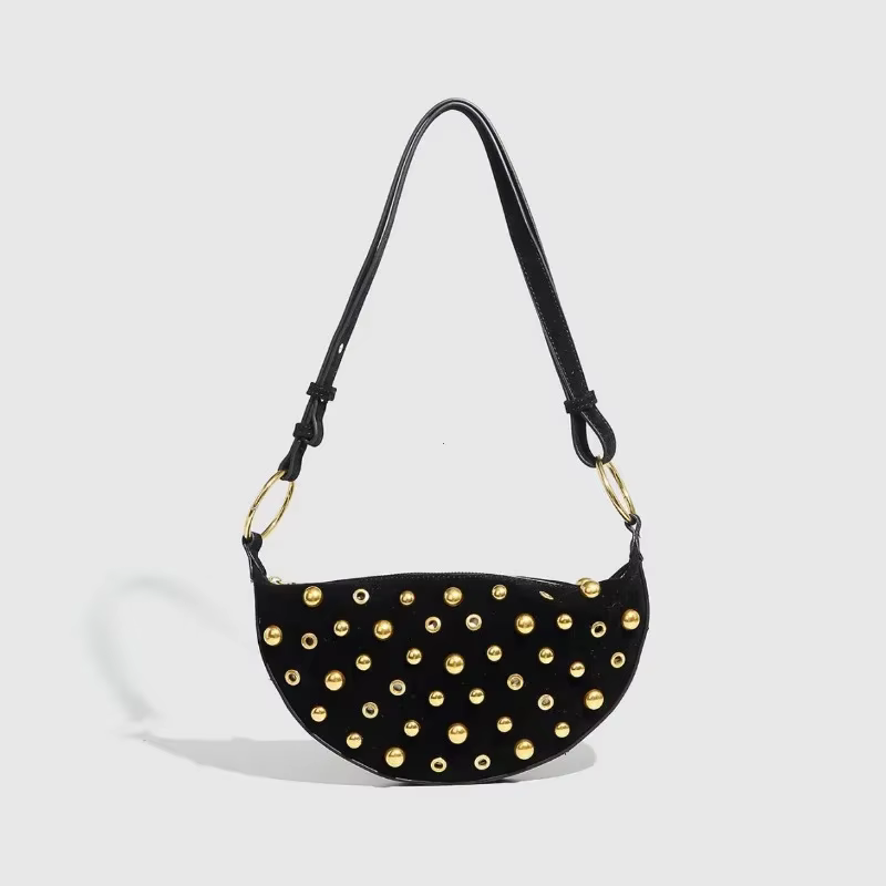 Sac à bandoulière clouté de styliste