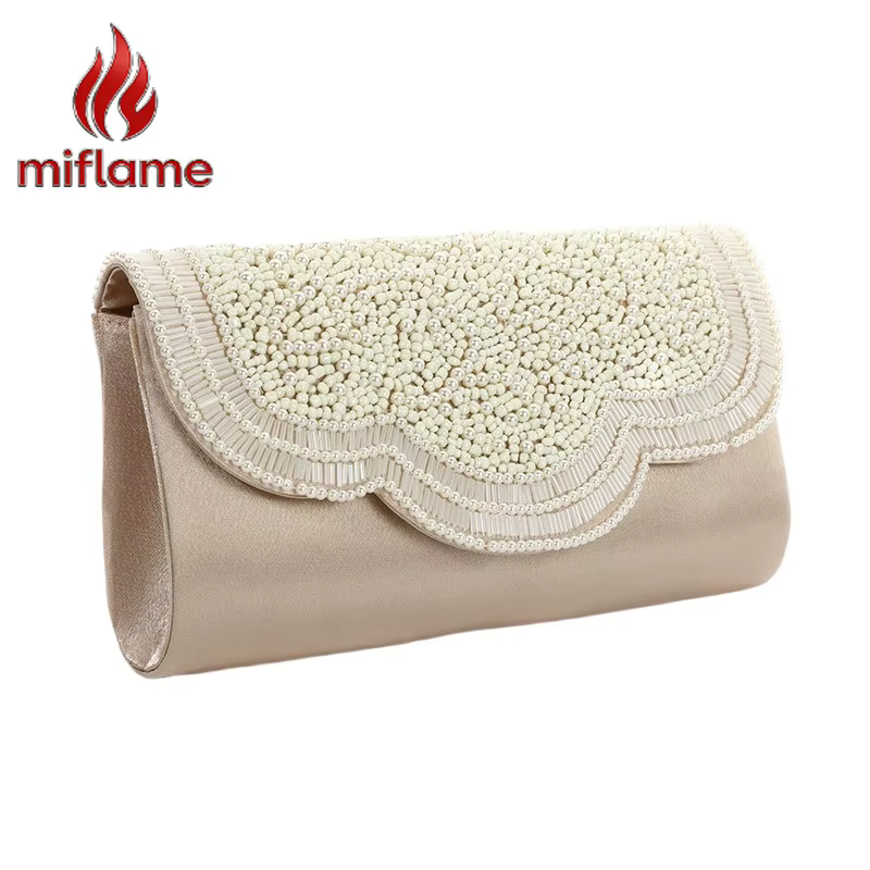 Pochette à perles élégante