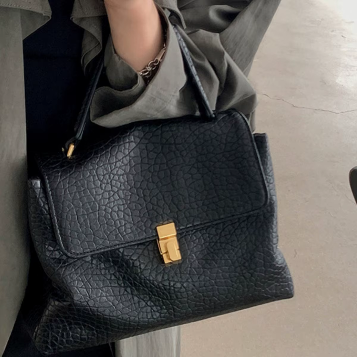 Sac fourre-tout minimaliste en cuir souple