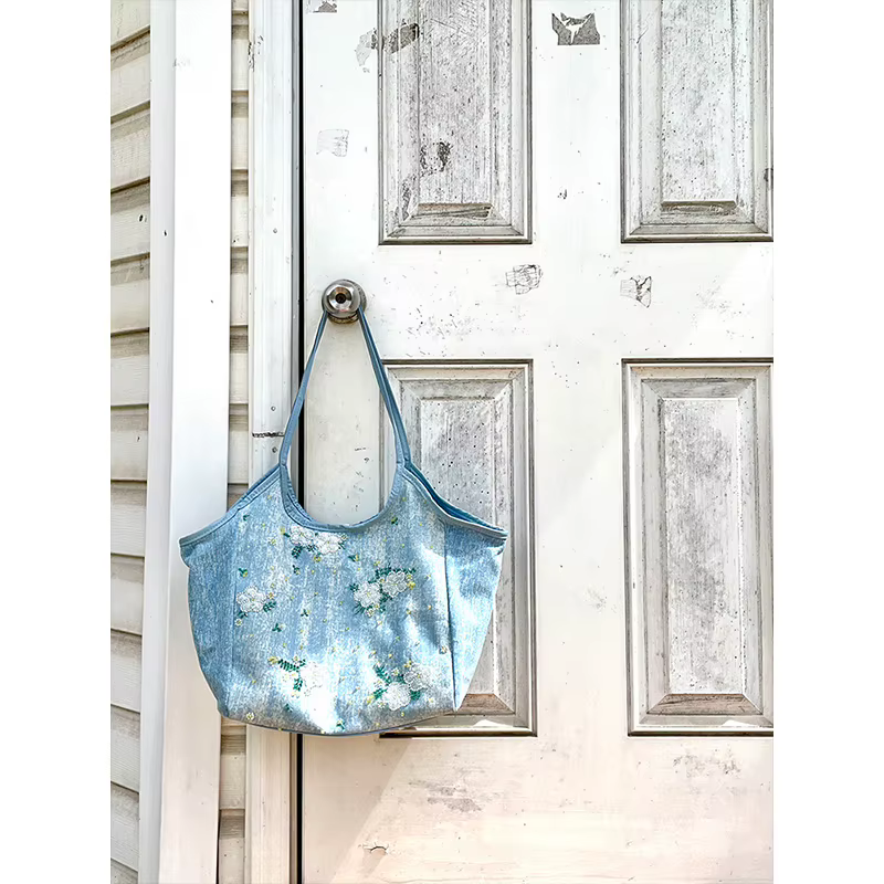 ELFSACK Sac fourre-tout à bandoulière en denim bleu clair avec broderie florale pour femme