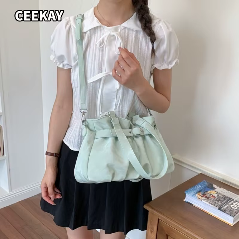 Sac à main CEEKAY couleur pastel froncé avec boucle métallique