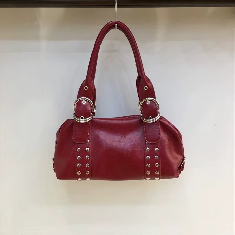 2025 marque Design Vintage Rivet Larfe capacité en cuir oreiller sacs à main mode élégant voyage aisselle sac femmes sac fourre-tout décontracté