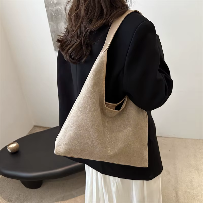 Sac sous les bras en cuir mat pour femmes