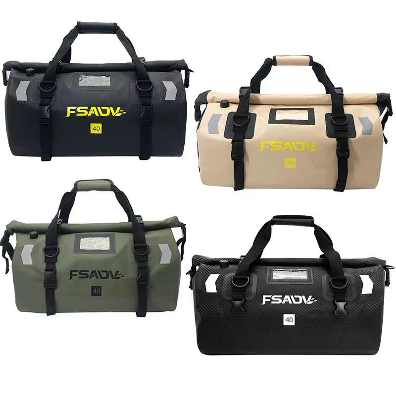 Sac arrière étanche noir carbone pour moto