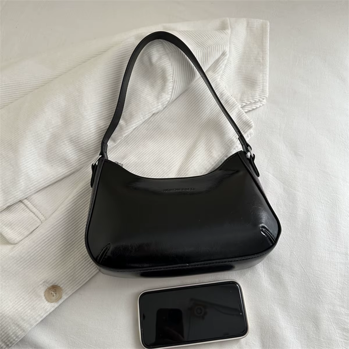 Sac Hobo minimaliste de couleur unie