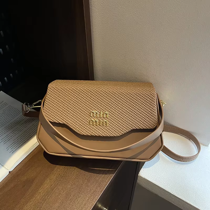 Sac à langer en cuir élégant et unique : Sac messager de luxe à porter en bandoulière pour femme avec logo de créateur vintage et grande capacité de rangement