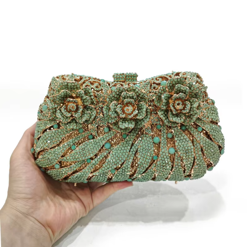 Sac de dîner incrusté de diamants
