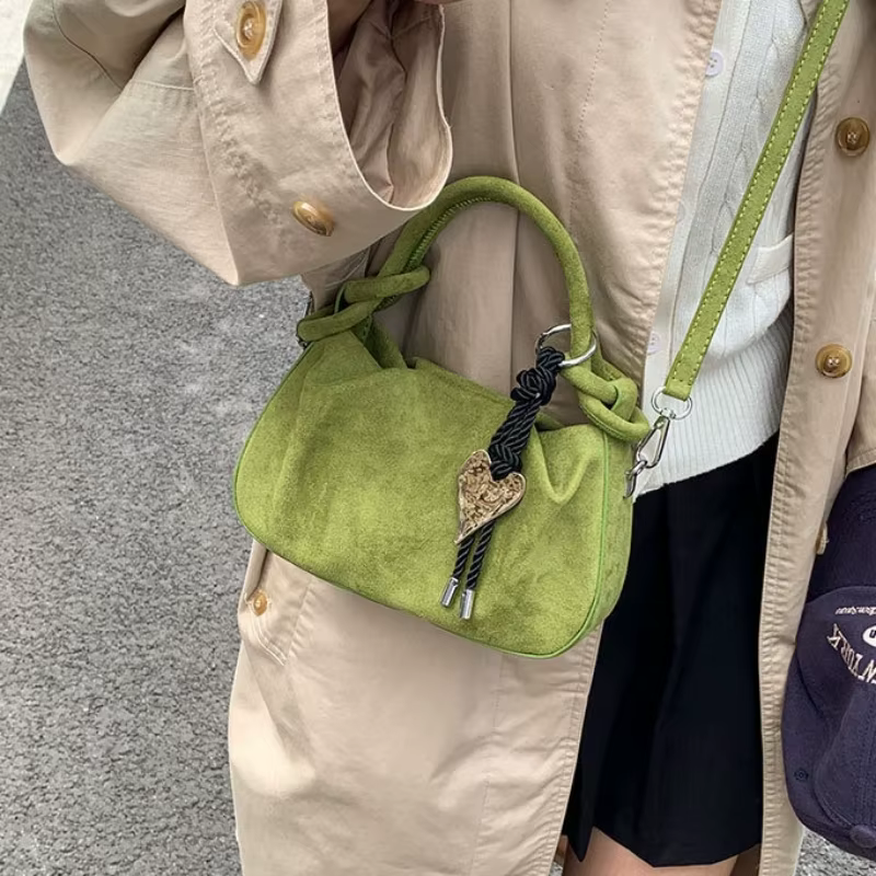 Petits sacs à bandoulière en cuir suédé pour femmes