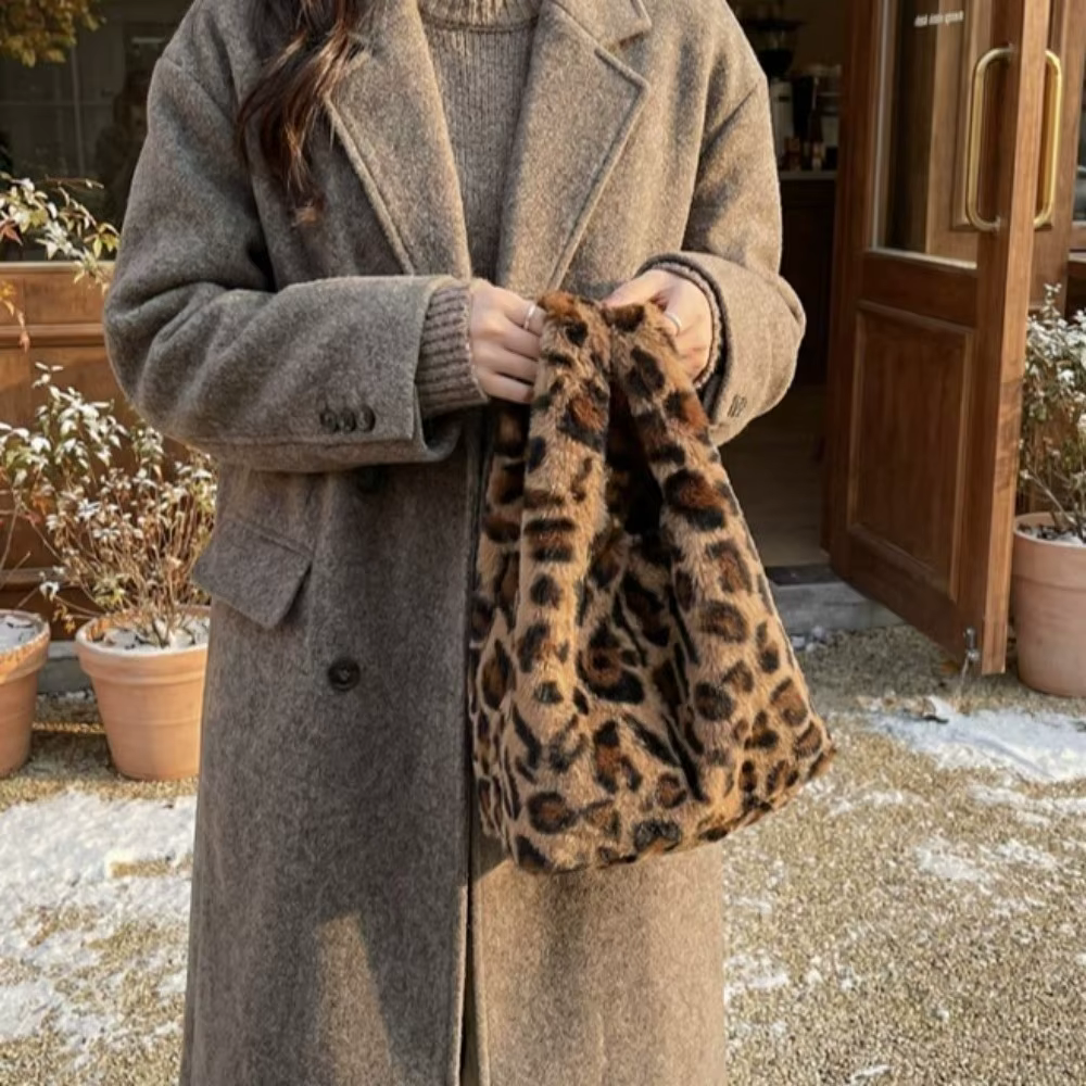 Sac fourre-tout en peluche imprimé léopard