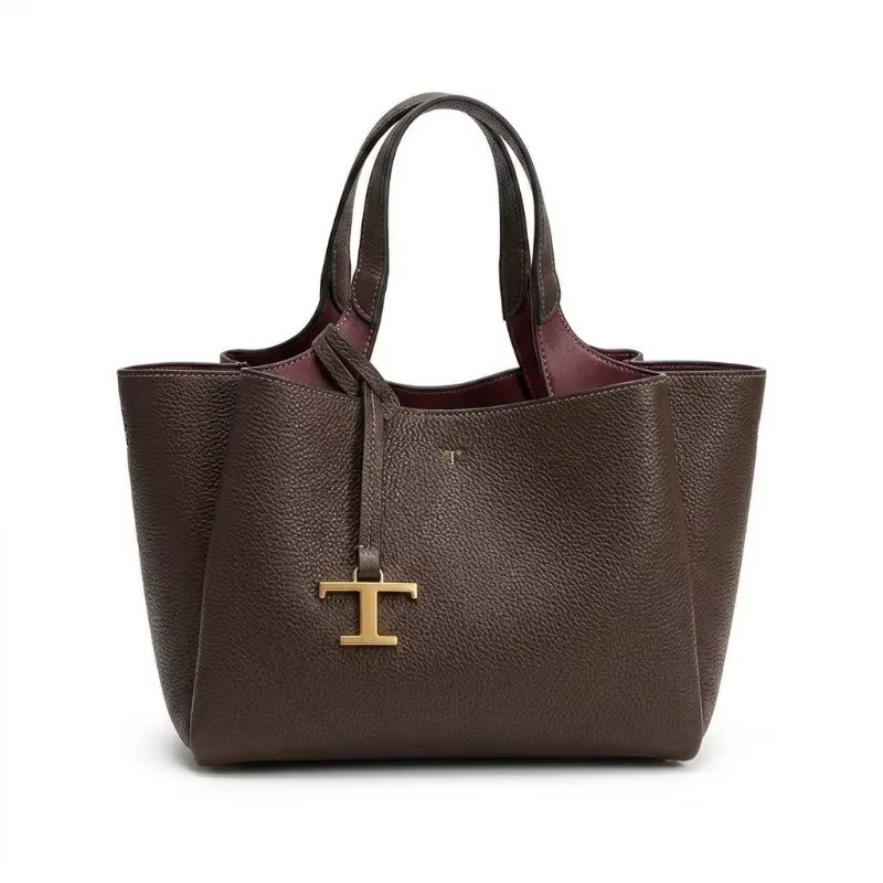 Sac à langer minimaliste et tendance : élégant sac messager bandoulière pour femme avec logo de créateur de luxe et grande capacité