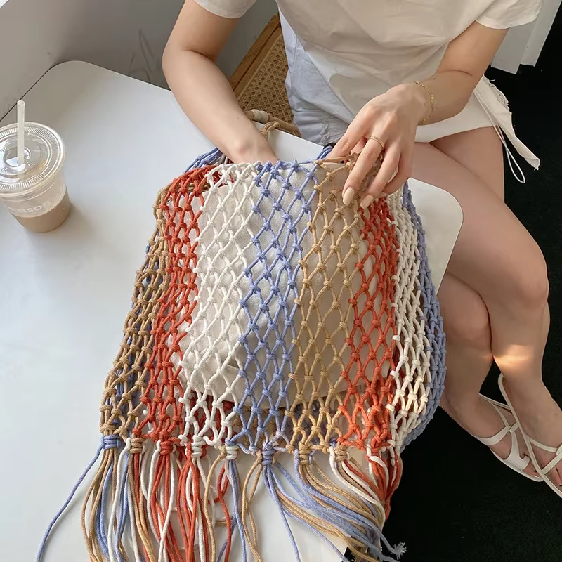 Sacs en résille bohème à pompon pour femmes