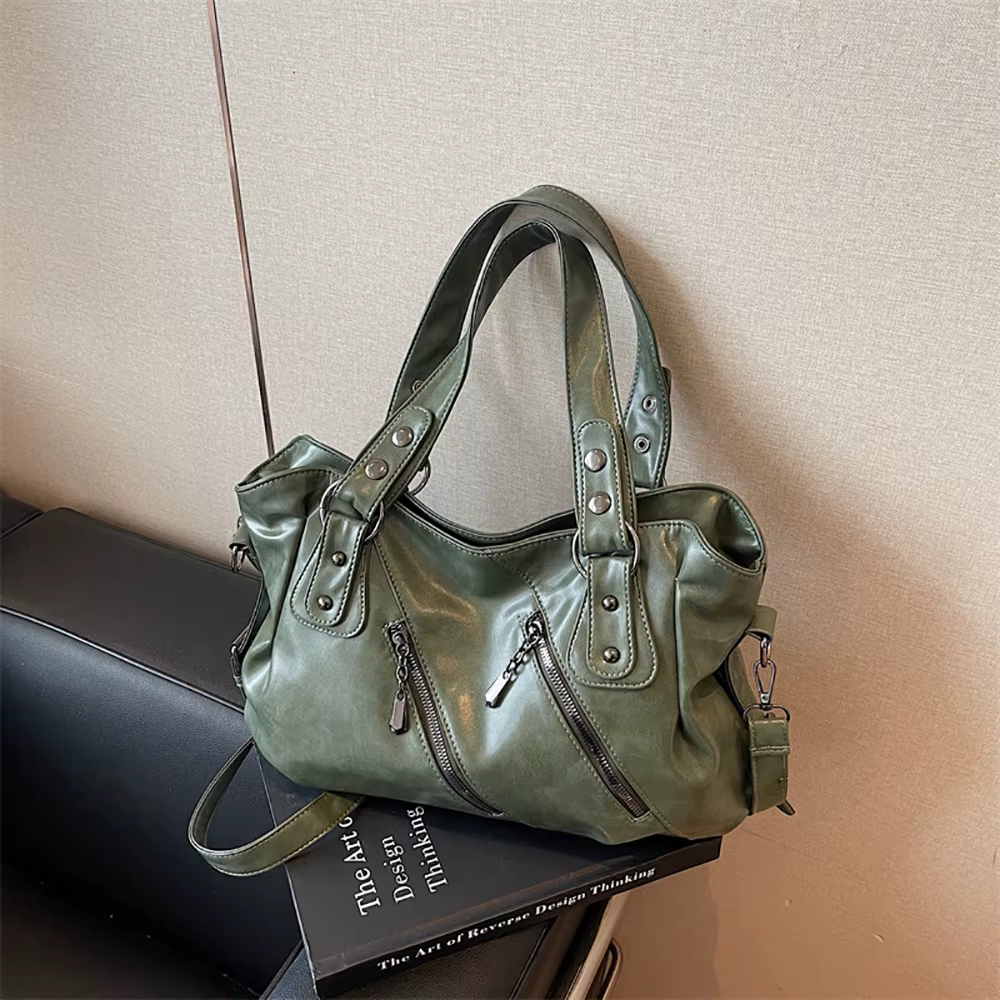 Sac à bandoulière en PU brillant avec fermeture éclair à rivets