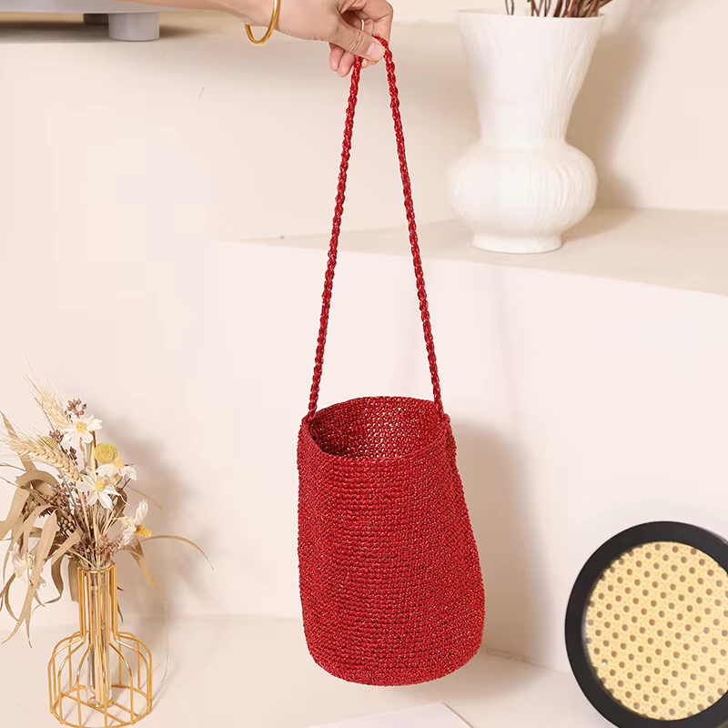 Sac seau décontracté grande capacité tressé à la main, couleur unie, design en paille avec liseré métallique, sac à bandoulière bohème fait main pour la plage