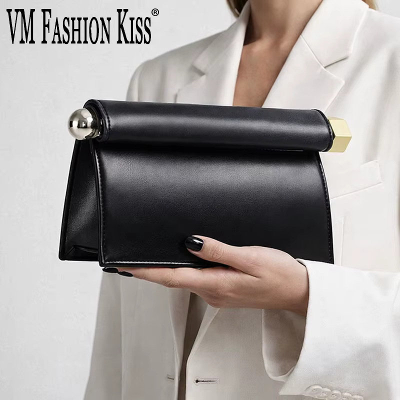 Pochette tendance pour femmes avec bord roulé
