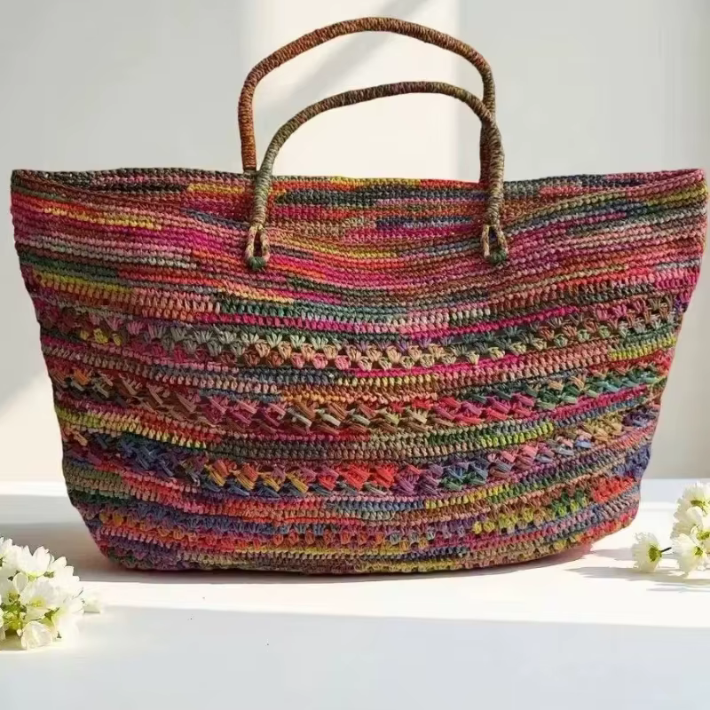 Sac à main en raphia coloré tissé à la main